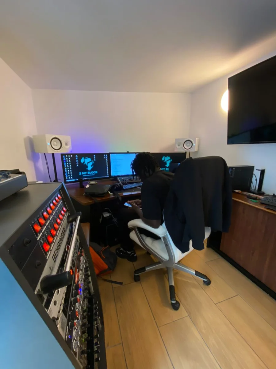 Studio 2My Block - Image 2