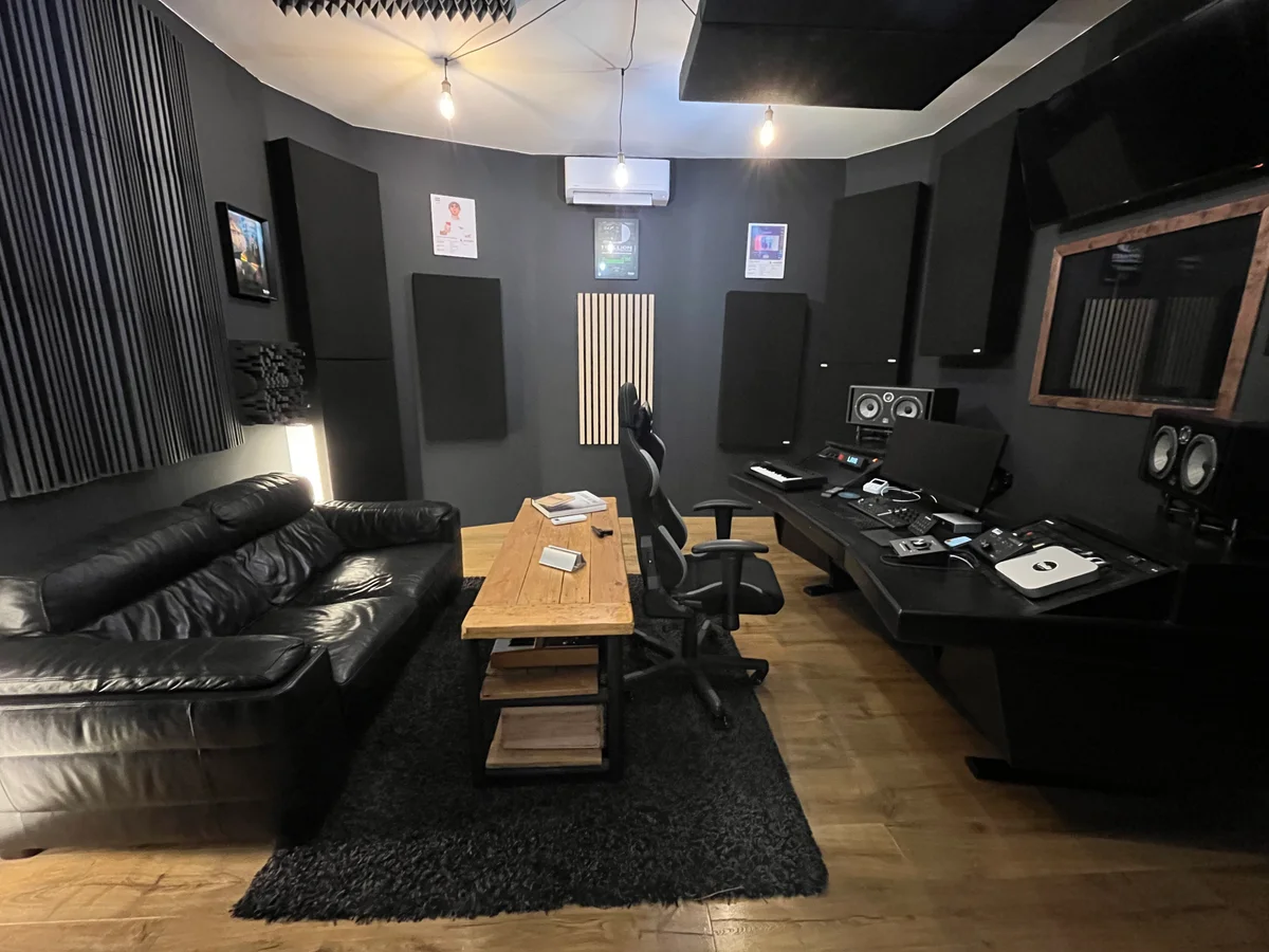 Studio Voila Records - Image 1