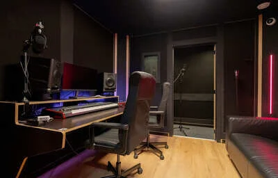 Studio 7eenStudio - Image 1