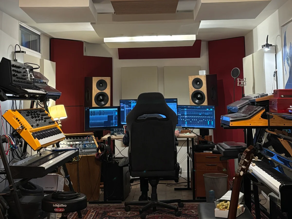 Studio Studio 22 dB / Politesse Records - Image 1